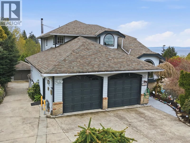 1481 SHAUGHNESSY Place, Gibsons, British Columbia, V0N1V5, Gibsons, British Columbia — photo 1 of 5