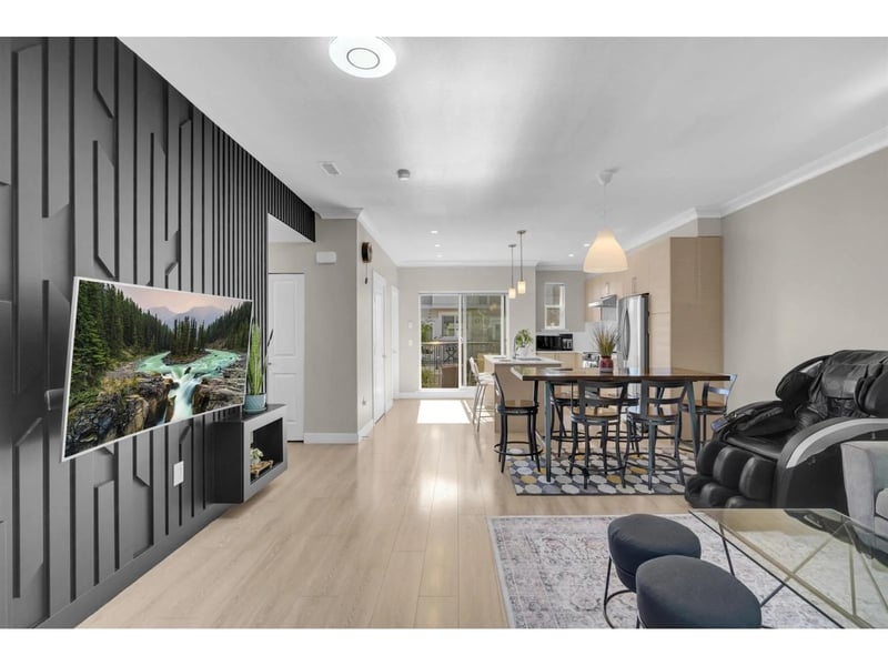 #1 12073 62 Avenue, Surrey, British Columbia, V3X0K4, Surrey, British Columbia — photo 1 of 5