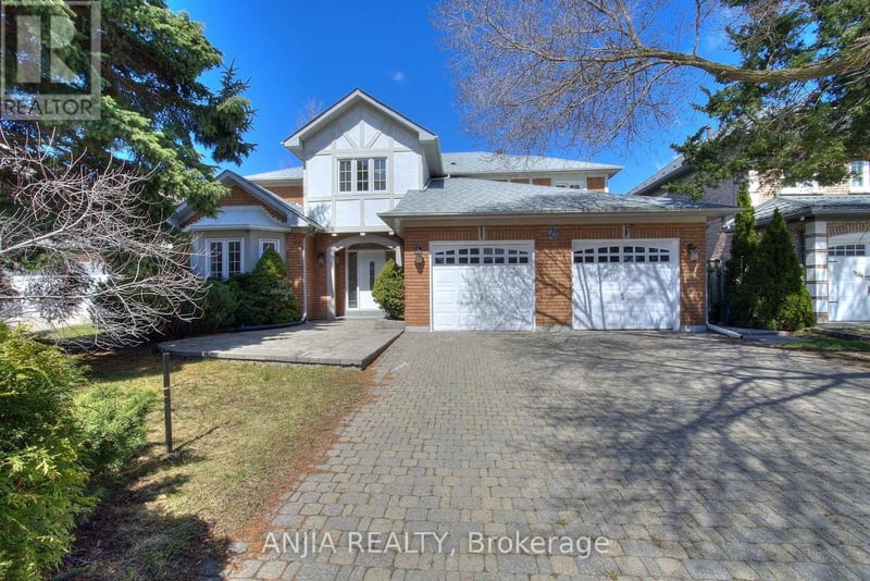 22 Chiltern Hill, Richmond Hill (Bayview Hill), Ontario, L4B3B8, Richmond Hill (Bayview Hill), Ontario — photo 1 of 5