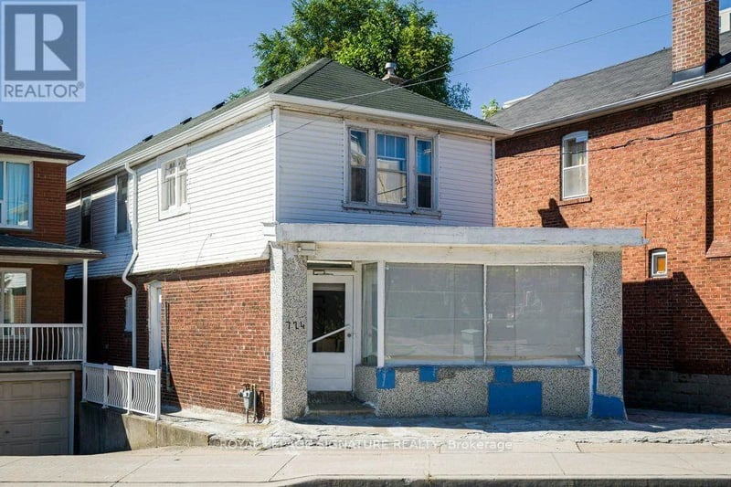 724 Vaughan Road, Toronto (Oakwood Village), Ontario, M6E2Y9, Toronto (Oakwood Village), Ontario — photo 1 of 5