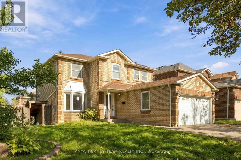 11 Hunter Drive, Ajax (Central West), Ontario, L1T3M9, Ajax (Central West), Ontario — photo 1 of 5