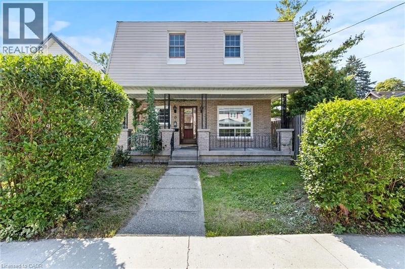 #Upper 15 MCCORMICK Street, Welland, Ontario, L3C4L8, Welland, Ontario — photo 1 of 5