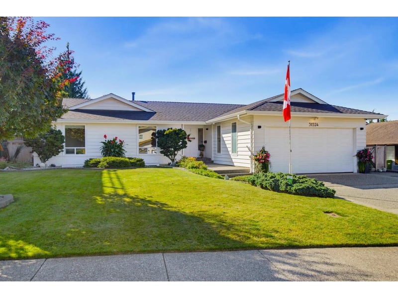 31524 SUNNYSIDE Crescent, Abbotsford, British Columbia, V2T4B3, Abbotsford, British Columbia — photo 1 of 5