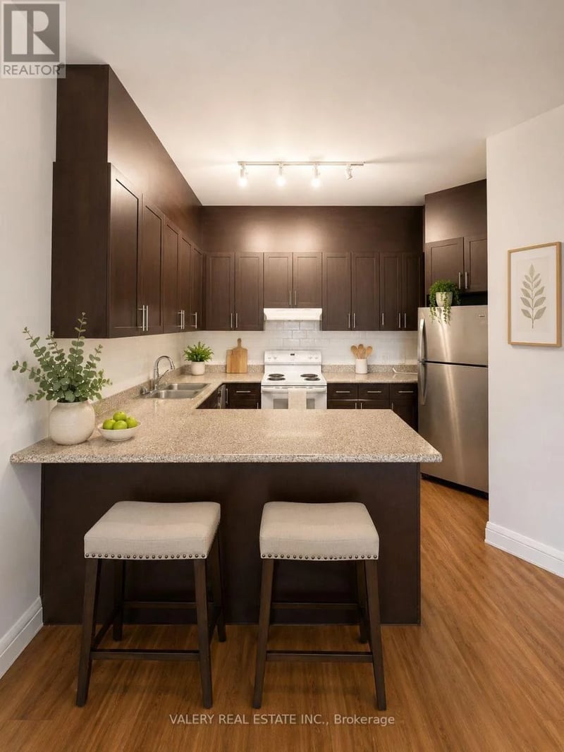 #B101 75 Eastdale Avenue, Toronto (Crescent Town), Ontario, M4C5N3, Toronto (Crescent Town), Ontario — photo 1 of 5
