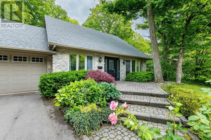 1941 Four Seasons Drive, Burlington (Tyandaga), Ontario, L7P2Y3, Burlington (Tyandaga), Ontario — photo 1 of 5