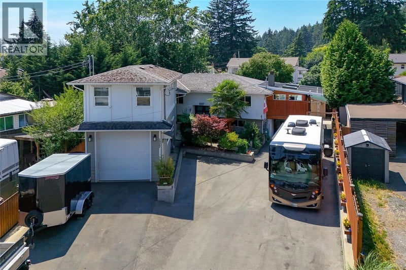 1327 Justine Place, Langford, British Columbia, V9B4J1, Langford, British Columbia — photo 1 of 5