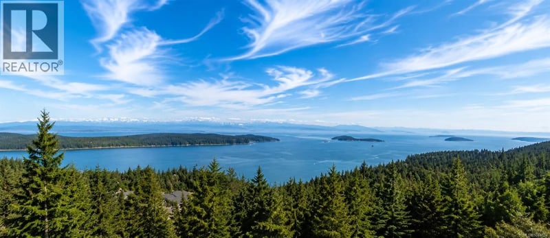 8485 Lisa Lane, Lantzville, British Columbia, V0R2H0, Lantzville, British Columbia — photo 1 of 5