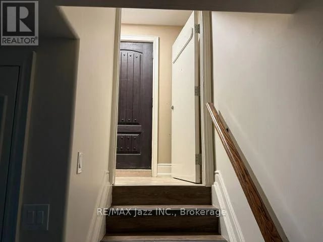 105 Scott Street, Whitby (Blue Grass Meadows), Ontario, L1N3L2, Whitby (Blue Grass Meadows), Ontario — photo 1 of 5