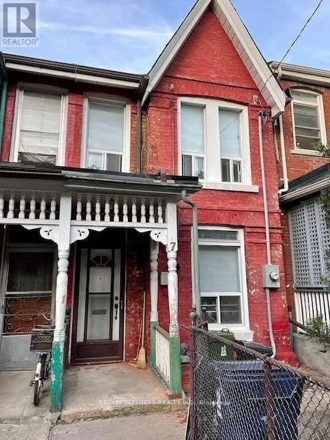 7 Henry Street, Toronto (Kensington-Chinatown), Ontario, M5T1W9, Toronto (Kensington-Chinatown), Ontario — photo 1 of 5