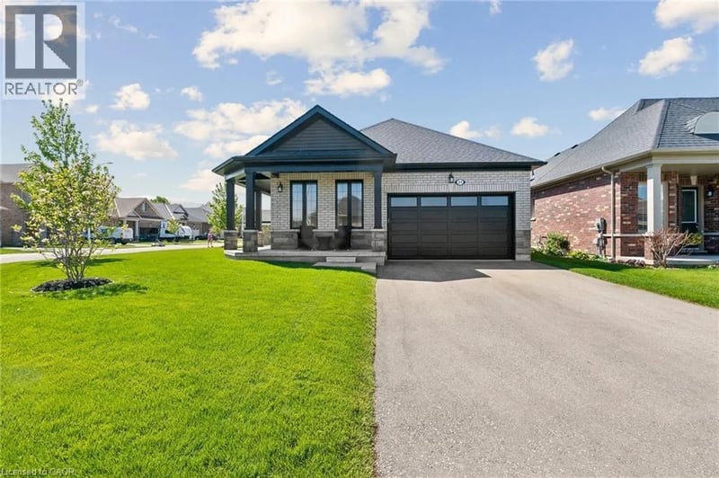31 SEATON Crescent, Tillsonburg, Ontario, N4G0J8, Tillsonburg, Ontario — photo 1 of 5