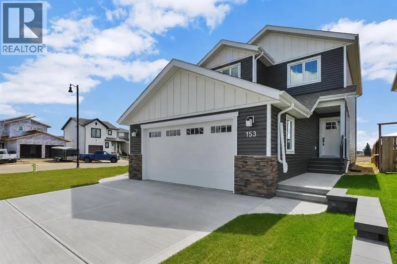 153 Norseman Close, Penhold, Alberta, T4G0G5, Penhold, Alberta — photo 1 of 5