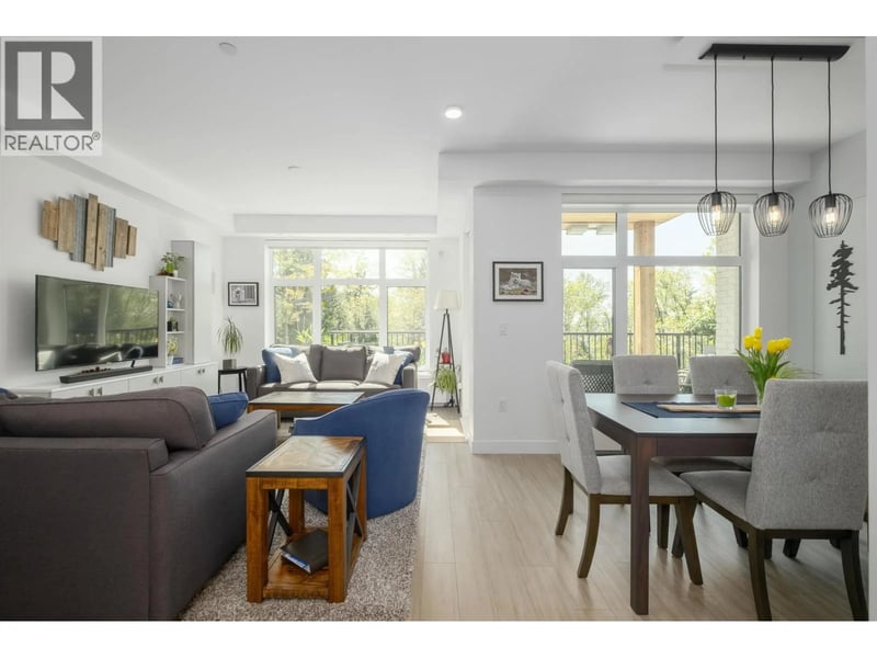 #111 747 3RD Street, North Vancouver, British Columbia, V7L1G8, North Vancouver, British Columbia — photo 1 of 5