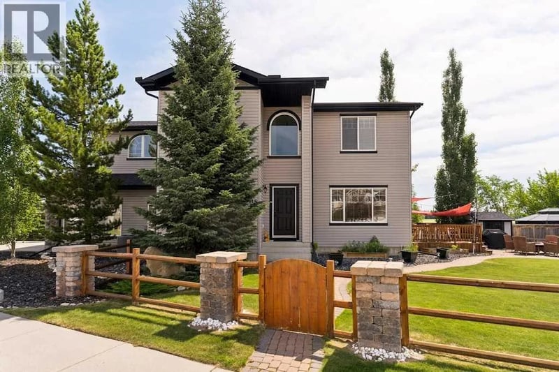 115 Rockmont Court Northwest, Calgary, Alberta, T3G5V8, Calgary, Alberta — photo 1 of 5