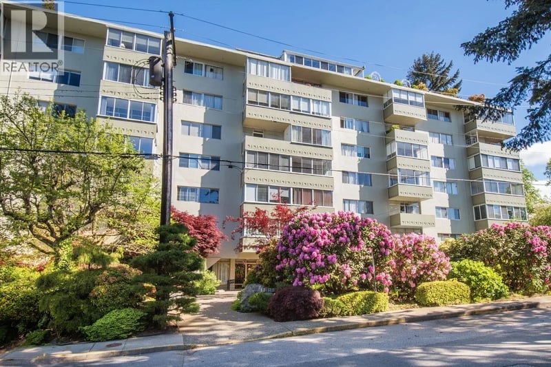 #108 1425 ESQUIMALT Avenue, West Vancouver, British Columbia, V7T1L1, West Vancouver, British Columbia — photo 1 of 5