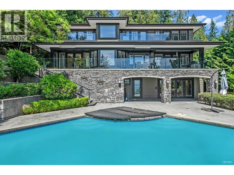 4668 CLOVELLY Walk, West Vancouver, British Columbia, V7W1H5, West Vancouver, British Columbia — photo 1 of 5