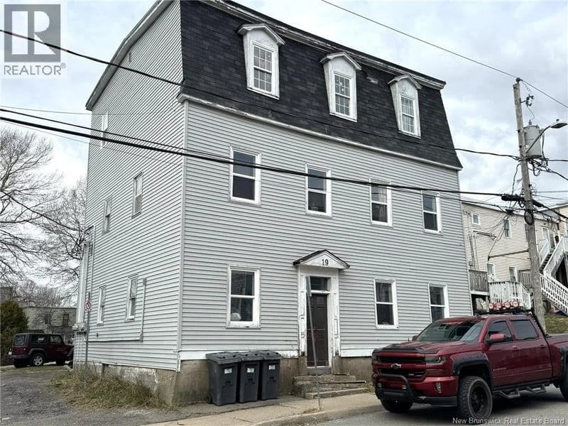 19 Cedar Street, Saint John, New Brunswick, E2K1C8, Saint John, New Brunswick — photo 1 of 5