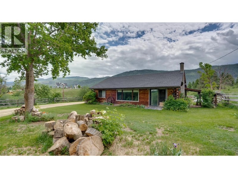 4878 Stepney Road, Spallumcheen, British Columbia, V4Y0R7, Spallumcheen, British Columbia — photo 1 of 5