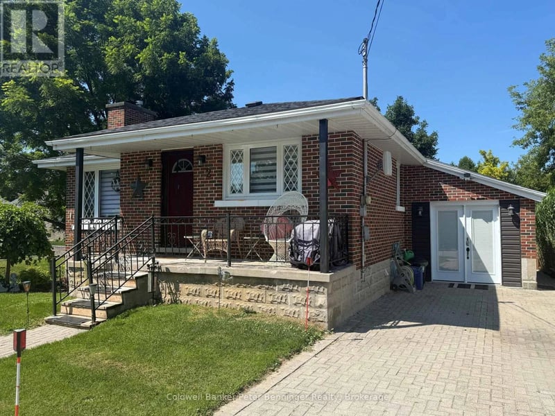 2 Elgin Street, Brockton, Ontario, N0G2V0, Brockton, Ontario — photo 1 of 5