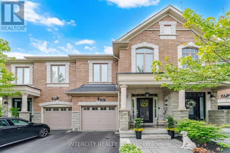 41 Caliber Court, King (Nobleton), Ontario, L0G1N0, King (Nobleton), Ontario — photo 1 of 5