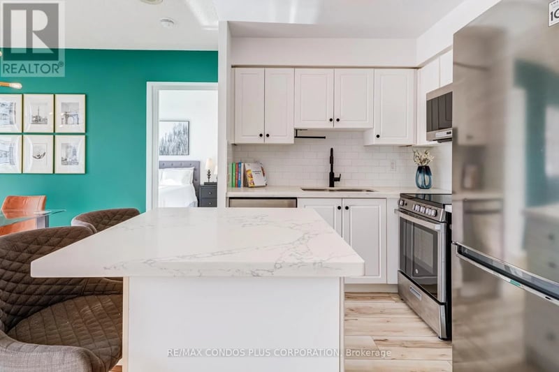 #1901 43 Eglinton Avenue East, Toronto (Mount Pleasant West), Ontario, M4P1A5, Toronto (Mount Pleasant West), Ontario — photo 1 of 5