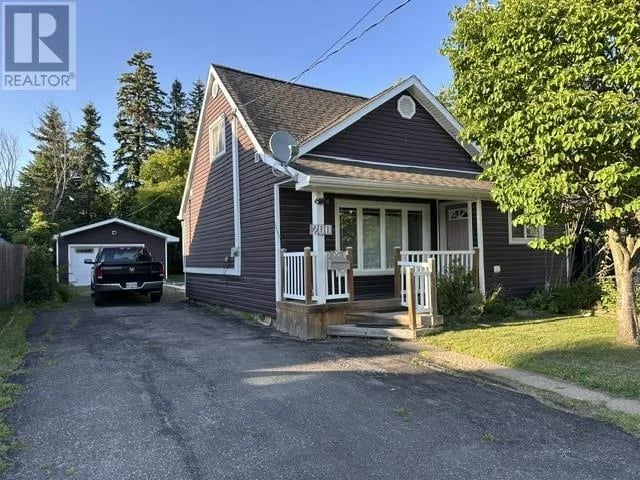 200 MacDonald AVE, Sault Ste. Marie, Ontario, P6B1H5, Sault Ste. Marie, Ontario — photo 1 of 5