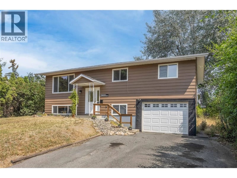 2103 12 Street, Vernon, British Columbia, V1T3S5, Vernon, British Columbia — photo 1 of 5