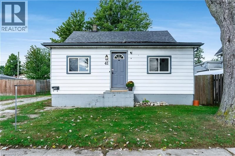 41 WESTMORELAND Avenue, Leamington, Ontario, N8H3P4, Leamington, Ontario — photo 1 of 5