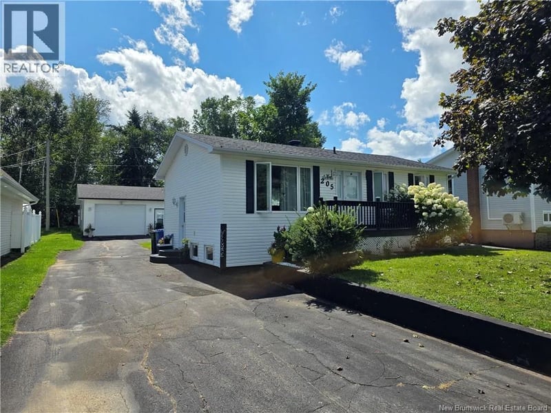 205 Francine, Beresford, New Brunswick, E8K1N7, Beresford, New Brunswick — photo 1 of 5