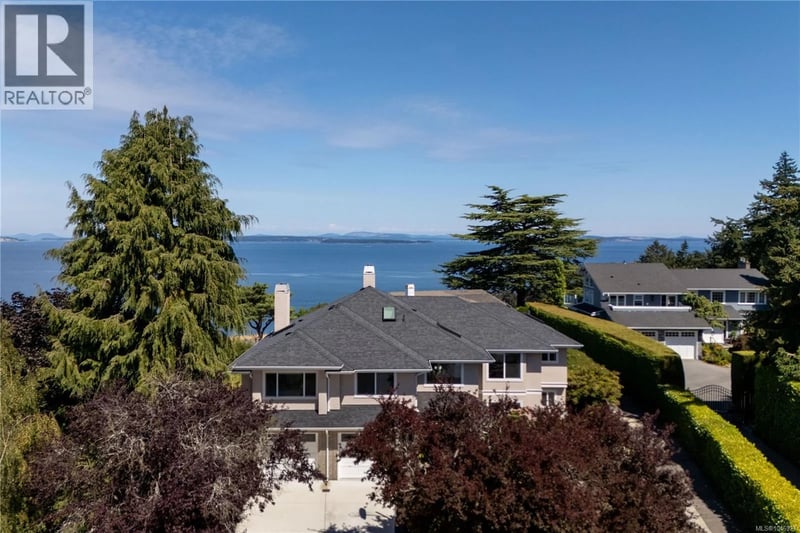 4596 Bonnieview Place, Saanich, British Columbia, V8N3V6, Saanich, British Columbia — photo 1 of 5