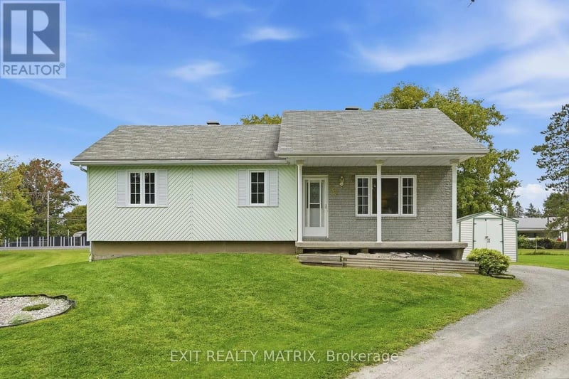 33 Frost Avenue, Hawkesbury, Ontario, K6A2T4, Hawkesbury, Ontario — photo 1 of 5
