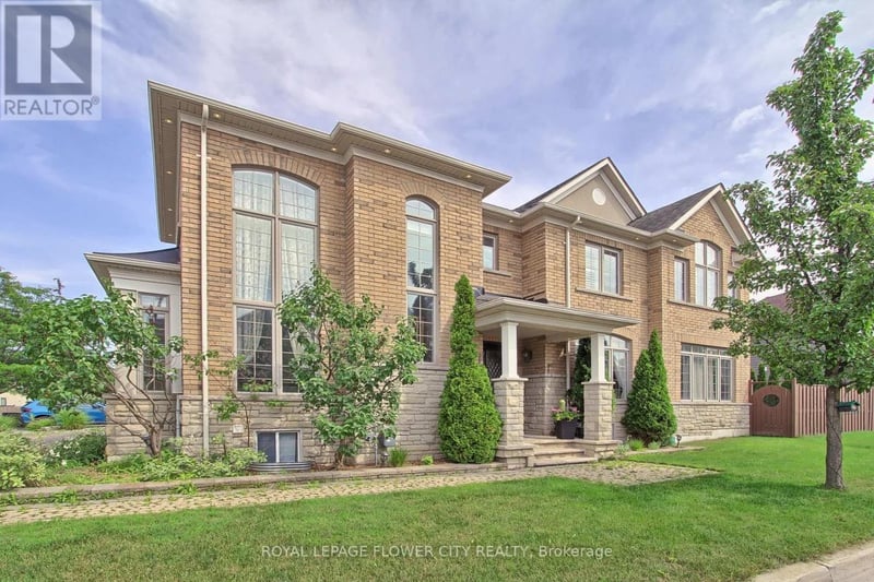 124 Playfair Terrace, Milton (SC Scott), Ontario, L9T4V1, Milton (SC Scott), Ontario — photo 1 of 5