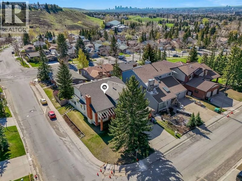 4 Edgehill Crescent Northwest, Calgary, Alberta, T3A2X6, Calgary, Alberta — photo 1 of 5