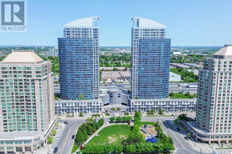 #712 38 Lee Centre Drive, Toronto (Woburn), Ontario, M1H3J7, Toronto (Woburn), Ontario — photo 1 of 5