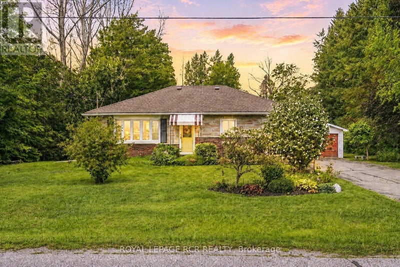36 May Avenue, East Gwillimbury (Sharon), Ontario, L0G1V0, East Gwillimbury (Sharon), Ontario — photo 1 of 5