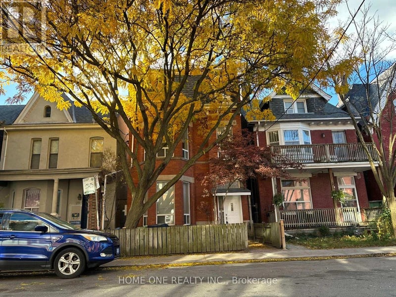 #301 31 D'Arcy Street, Toronto (Kensington-Chinatown), Ontario, M5T1J8, Toronto (Kensington-Chinatown), Ontario — photo 1 of 5
