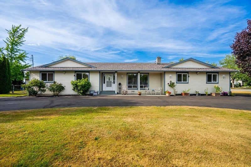 21711 52 Avenue, Langley, British Columbia, V2Y1L7, Langley, British Columbia — photo 1 of 5
