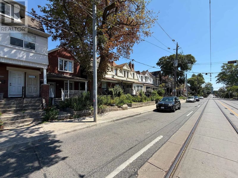 #Main 429 Ossington Avenue, Toronto (Trinity-Bellwoods), Ontario, M6J3A6, Toronto (Trinity-Bellwoods), Ontario — photo 1 of 5