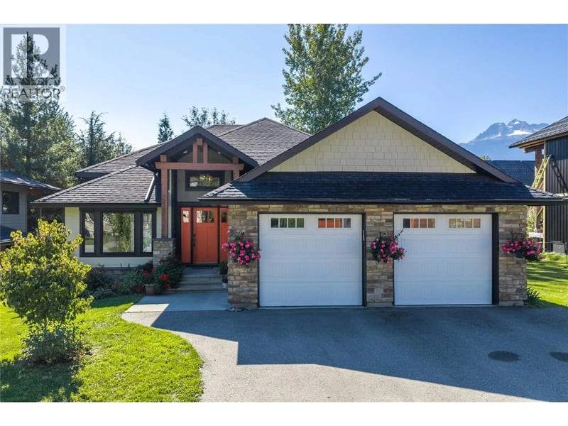1915 Aspen Crescent, Revelstoke, British Columbia, V0E2S3, Revelstoke, British Columbia — photo 1 of 5