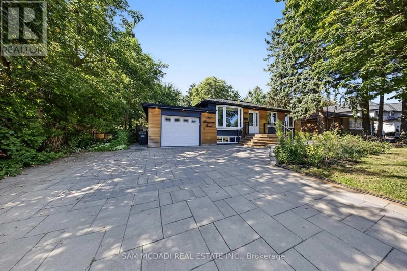 1207 Pinegrove Road, Oakville (WO West), Ontario, L6L2W8, Oakville (WO West), Ontario — photo 1 of 5