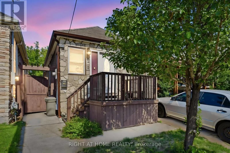123 Crosthwaite Avenue North, Hamilton (Homeside), Ontario, L8H4V4, Hamilton (Homeside), Ontario — photo 1 of 5