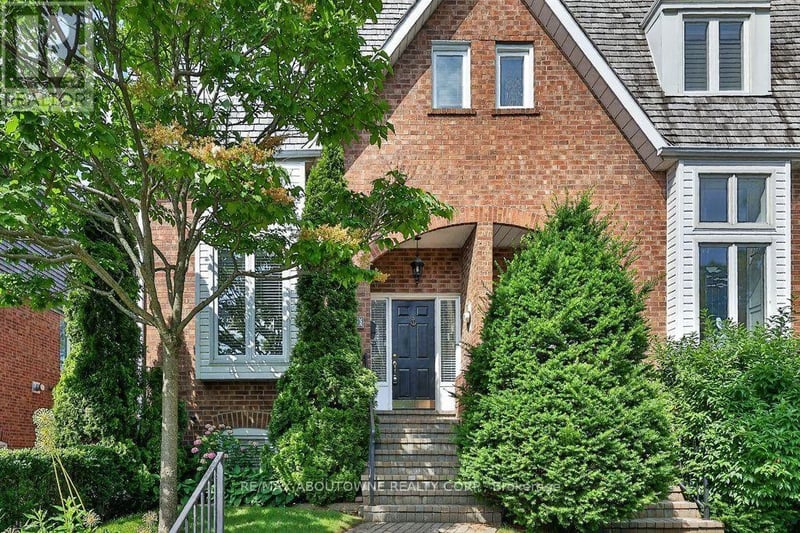 86 Forsythe Street, Oakville (CO Central), Ontario, L6K3J8, Oakville (CO Central), Ontario — photo 1 of 5