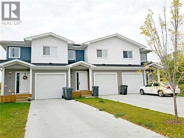 49 Hawthorn Place, Sylvan Lake, Alberta, T4S0S2, Sylvan Lake, Alberta — photo 1 of 5