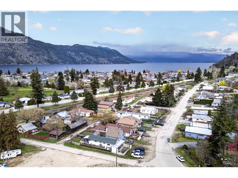 1018 HILLSIDE Avenue, Chase, British Columbia, V0E1M0, Chase, British Columbia — photo 1 of 5