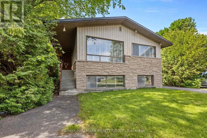 492 Vernon Avenue, Ottawa, Ontario, K1K1A6, Ottawa, Ontario — photo 1 of 5
