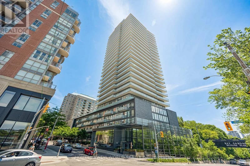 #1605 1815 Yonge Street, Toronto (Mount Pleasant West), Ontario, M4T2A4, Toronto (Mount Pleasant West), Ontario — photo 1 of 5