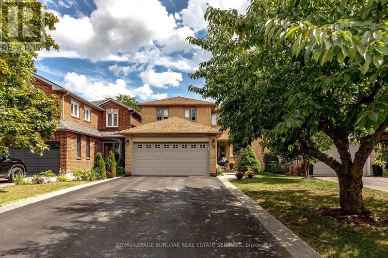 31 Grindstone Way, Hamilton (Waterdown), Ontario, L9H7B7, Hamilton (Waterdown), Ontario — photo 1 of 5