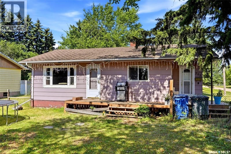 205 1st AVENUE, Kelliher, Saskatchewan, S0A1V0, Kelliher, Saskatchewan — photo 1 of 5