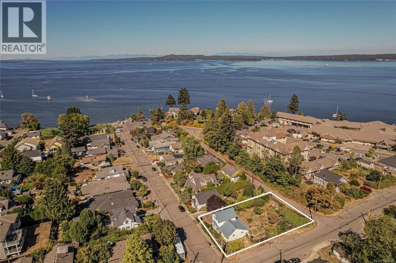 9899 Maple Street, Chemainus, British Columbia, V0R1K0, Chemainus, British Columbia — photo 1 of 5