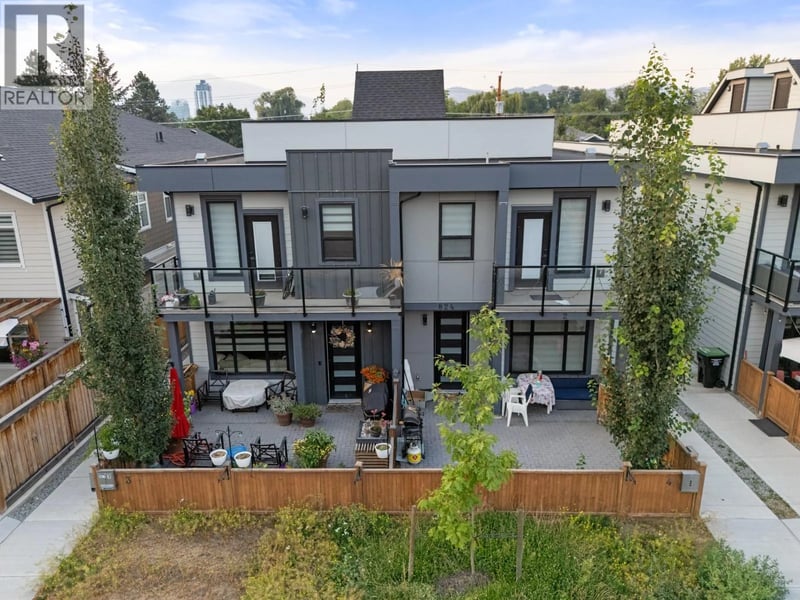 #4 824 Glenwood Avenue, Kelowna, British Columbia, V1Y5M5, Kelowna, British Columbia — photo 1 of 5