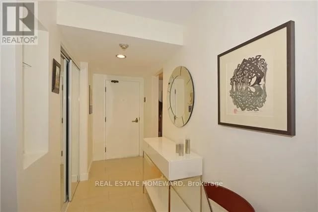 #1912 15 Maitland Place, Toronto (Cabbagetown-South St. James Town), Ontario, M4Y2X3, Toronto (Cabbagetown-South St. James Town), Ontario — photo 1 of 5